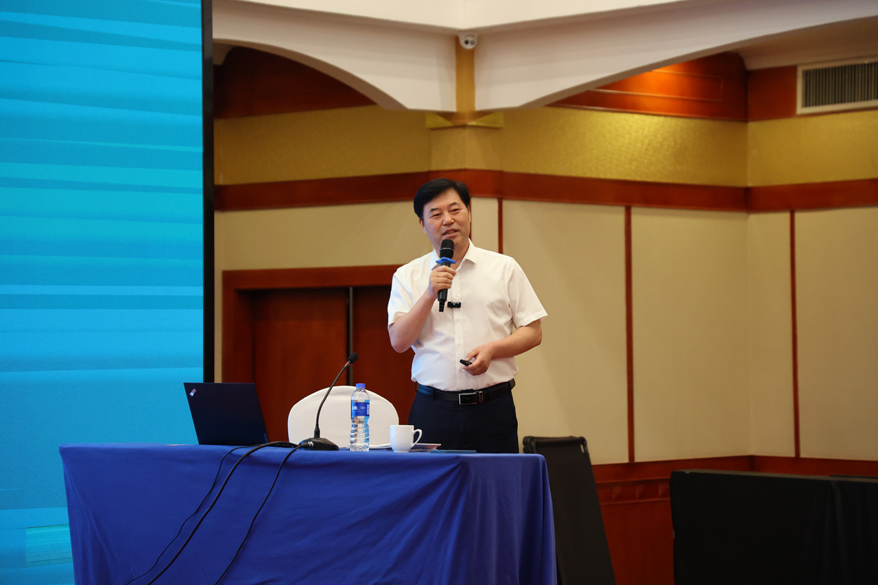 河南省建设工程招标投标协会副会长兼专家委员会主任、明天建设集团董事长、中环建生态环境设计董事长王小召教授