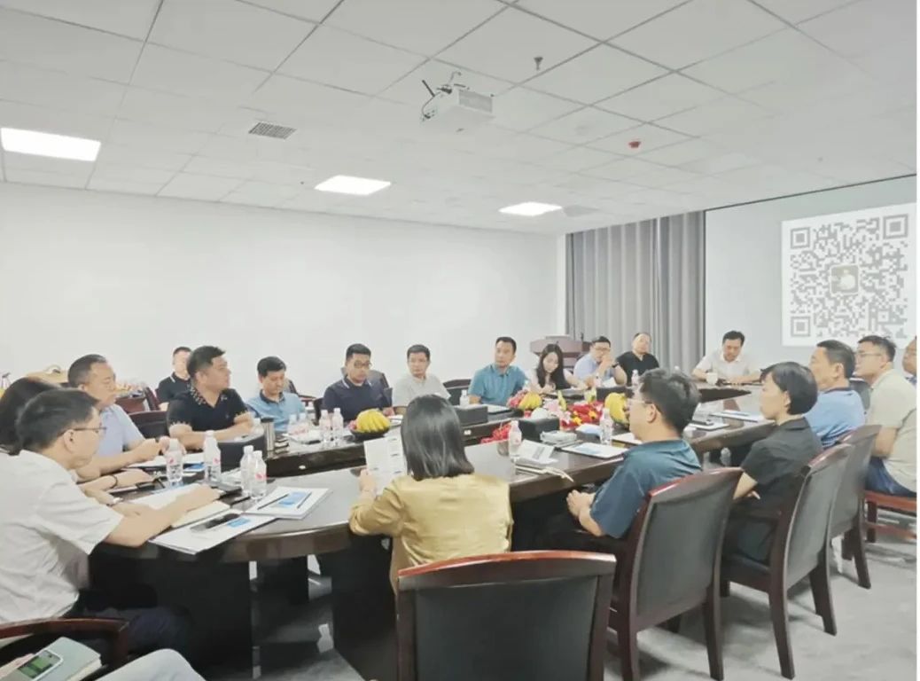 王小召董事长受河南省鹰城商会邀请主讲《后疫情时代建筑业如何发展》专题讲座王小召董事长受河南省鹰城商会邀请主讲《后疫情时代建筑业如何发展》专题讲座